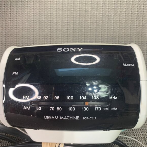 Sony Dream Machine ICF-C112 AM/FM Alarm Clock Radio With Snooze & Sleep Function - Picture 3 of 7